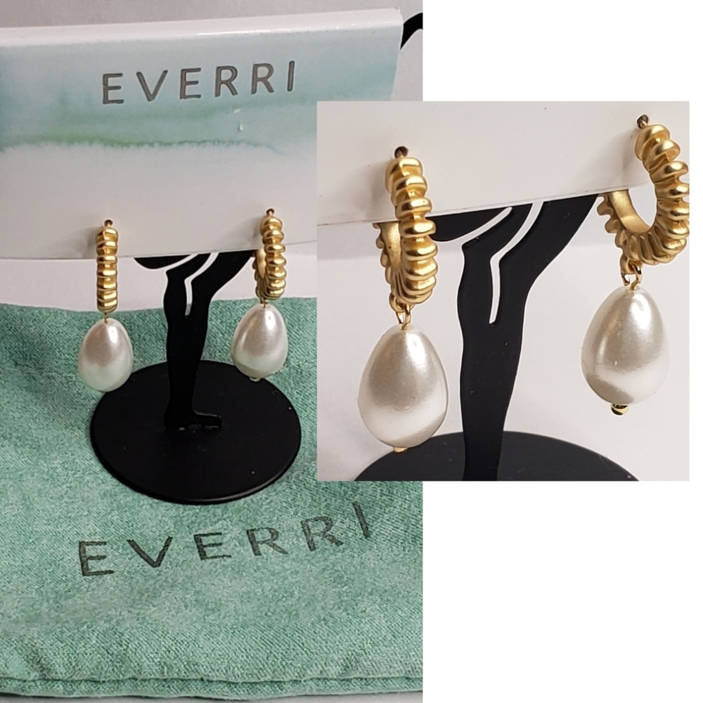 Everri Gold/FW Pearl drop hoop earrings.